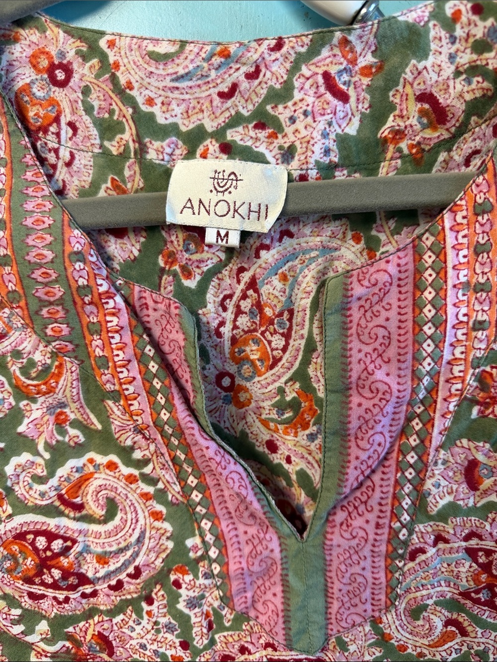 Anokhi Women's Green and Pink Paisley V-Neck Top Medium NEW